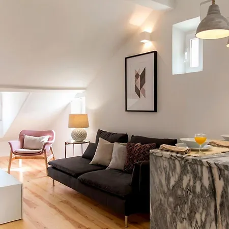 Romantische Nest- Der Perfekte Rueckzugsort Im Stadtzentrum By Interhome Apartmán Lisboa